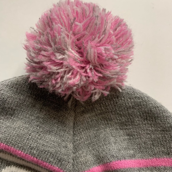 Roots grey pink hat with Pom Pom cuffed hem knit - Picture 6 of 8